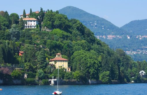 villa di lusso al lago o al mare